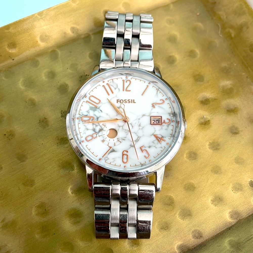 Fossil Watch - Picture 2 of 2